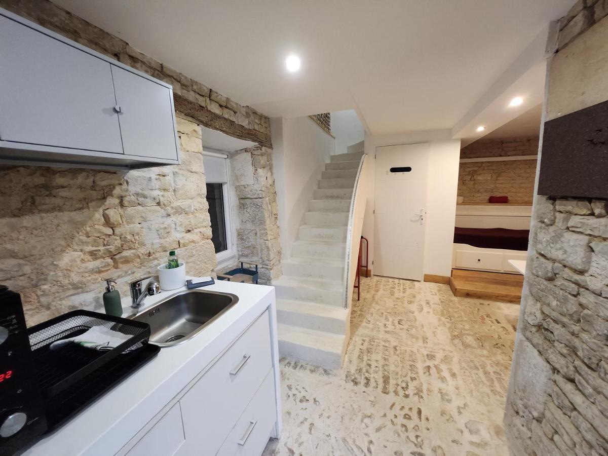 La P'Tite Ecurie Apartment Saint-Jean-de-Liversay Exterior photo